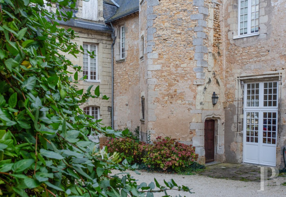 Au nord des Deux-Sèvres, dans le centre historique de Thouars, un hôtel particulier du 16e siècle - photo  n°4